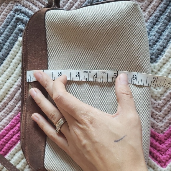 The row MULTI-POUCH CANVAS AND SUEDE CROSS-BODY BAG IN CREAM AND BISCUIT-TAUPE - Picture 10 of 16